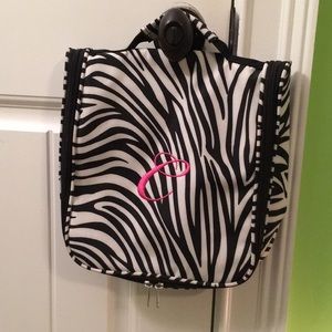 Toiletries/ make up bag